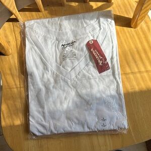 Arizona Jean Company White Short Sleeve Tee